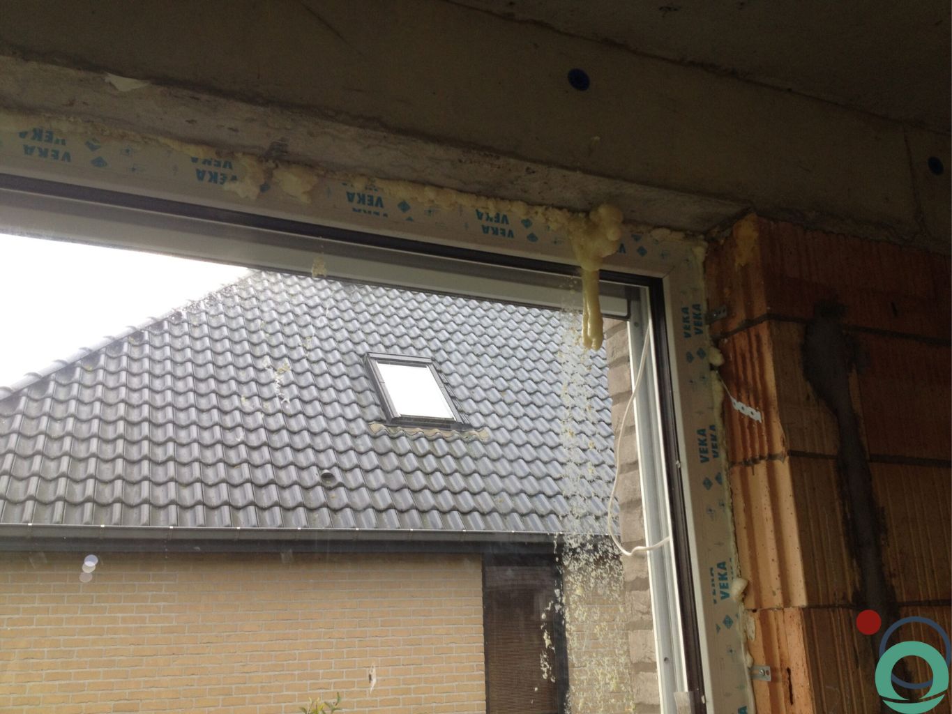 VRAAG van een klant: PU op raamprofiel en glas