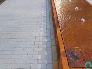 Roest op betonklinkers