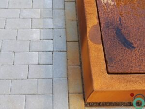 Roest op betonklinkers