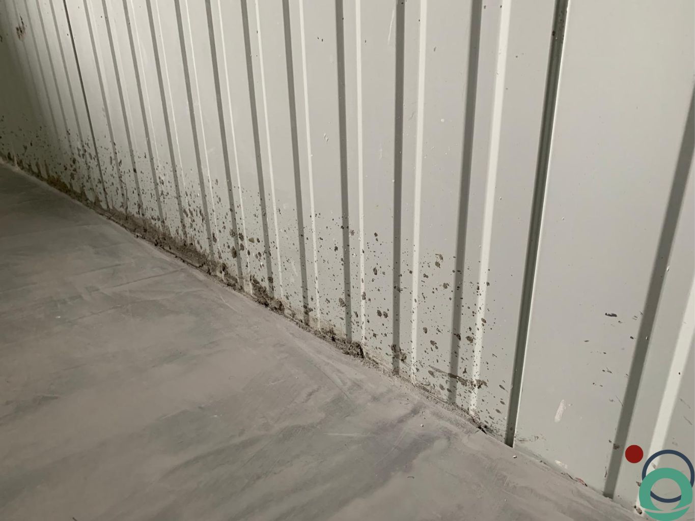 VRAAG van een klant: Cementspatten op sandwichpanelen