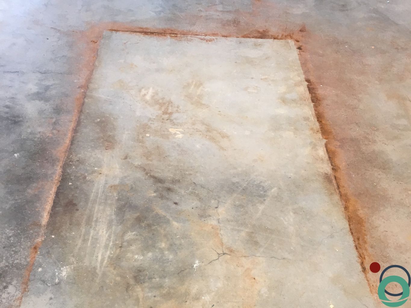 Roest verwijderen op beton